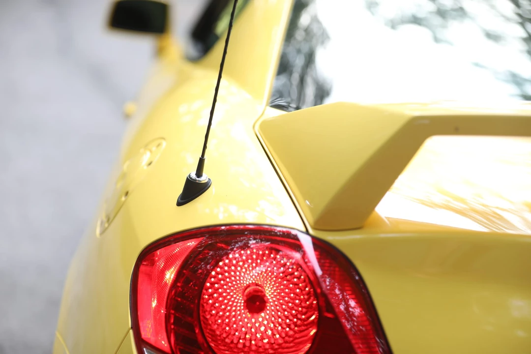 2005 Hyundai Tiburon - Image 27 of 31