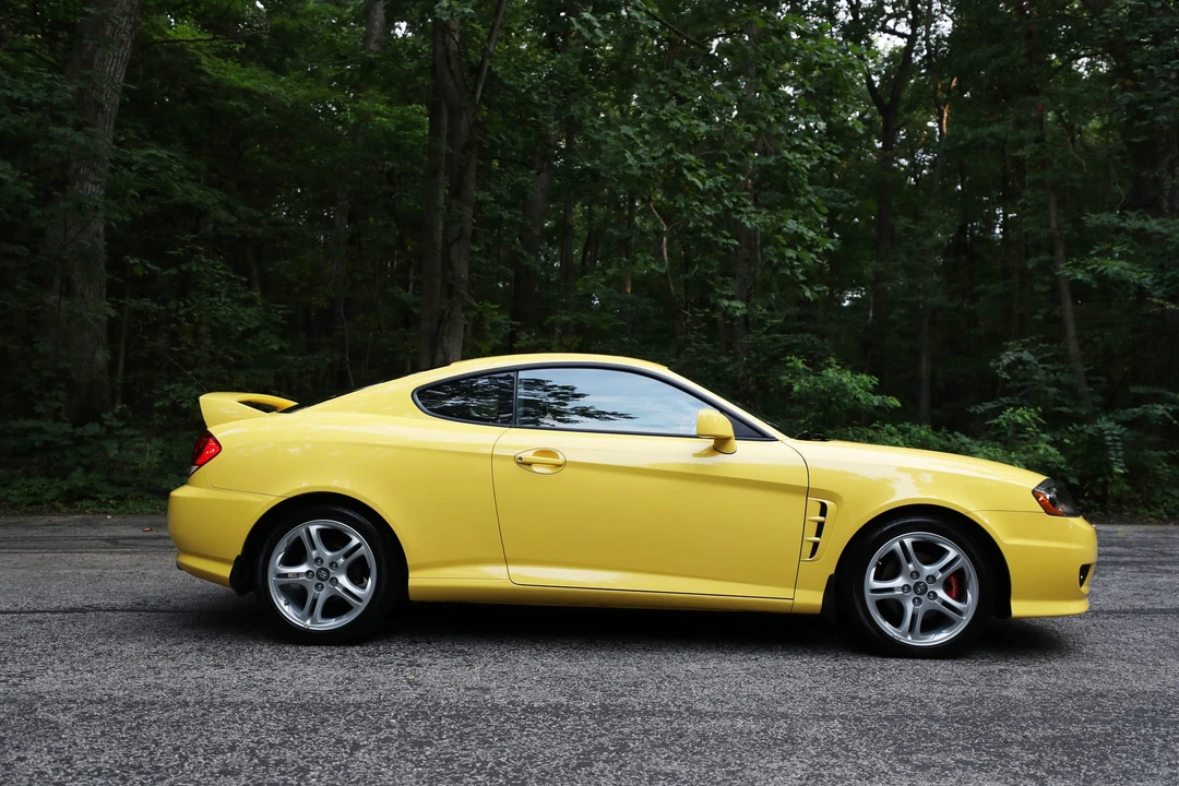 2005 Hyundai Tiburon - Image 7 of 31