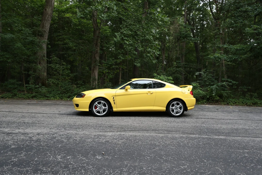 2005 Hyundai Tiburon - Image 9 of 31