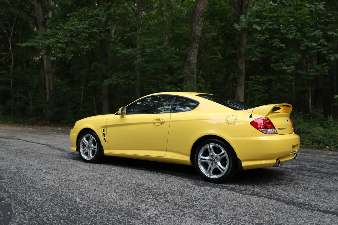 2005 Hyundai Tiburon - Image 8 of 31