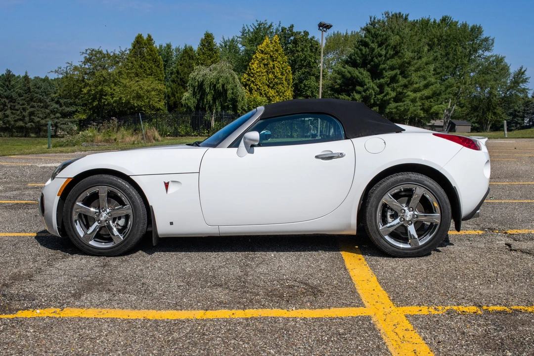 2009 Pontiac Solstice GXP - Image 8 of 31