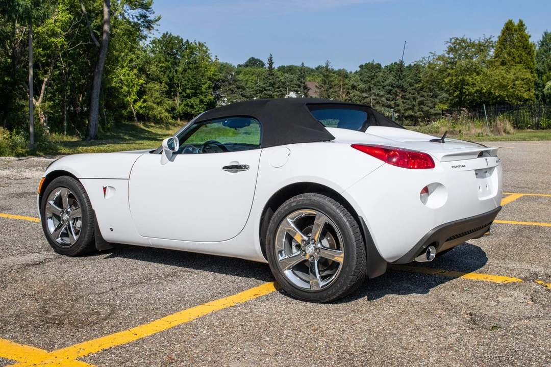 2009 Pontiac Solstice GXP - Image 9 of 31