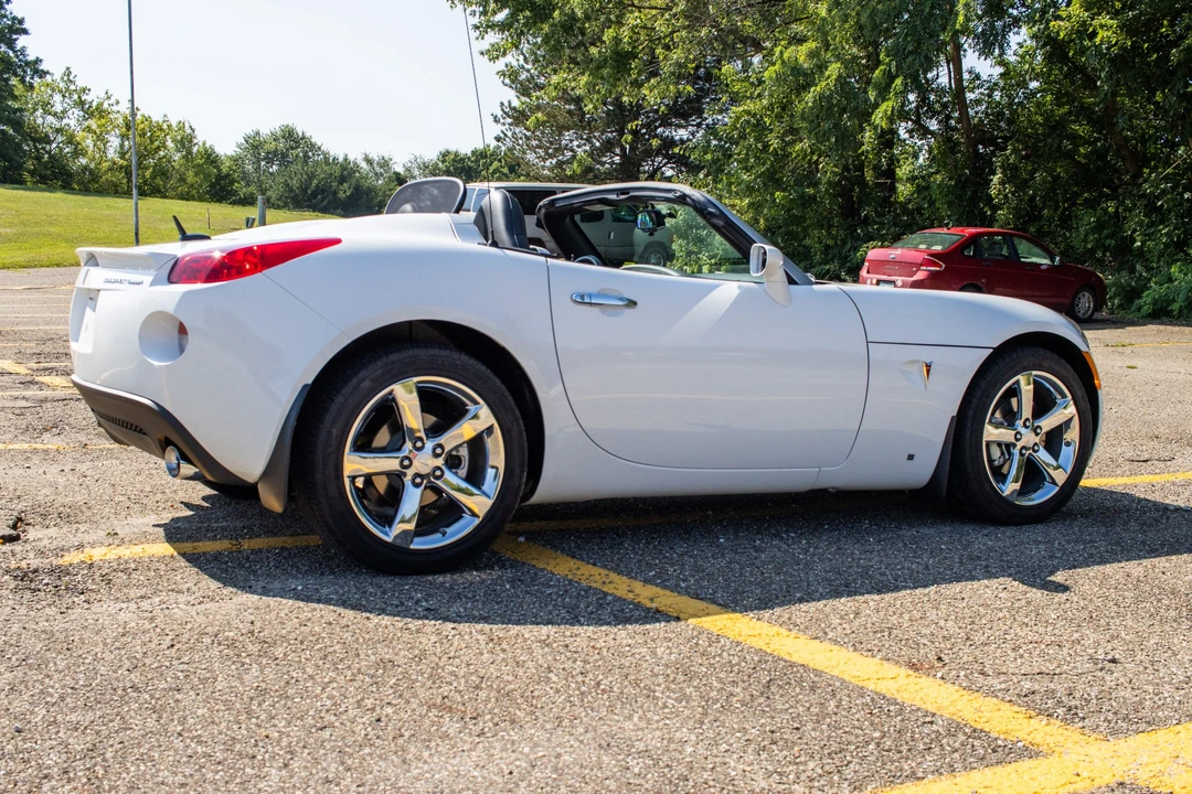 2009 Pontiac Solstice GXP - Image 5 of 31
