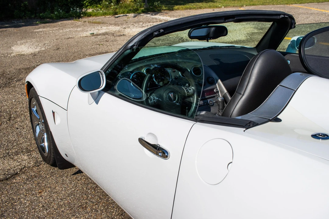 2009 Pontiac Solstice GXP - Image 18 of 31