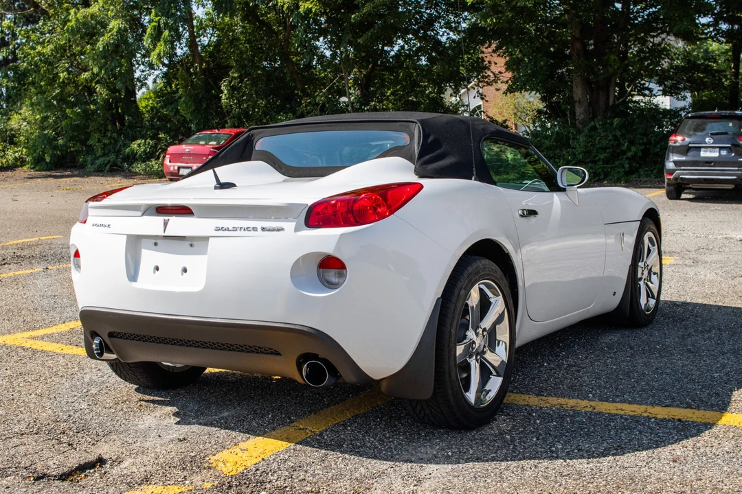 2009 Pontiac Solstice GXP - Image 11 of 31