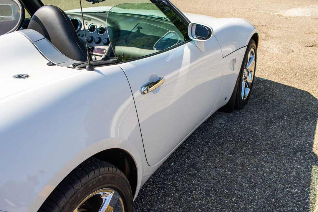 2009 Pontiac Solstice GXP - Image 16 of 31