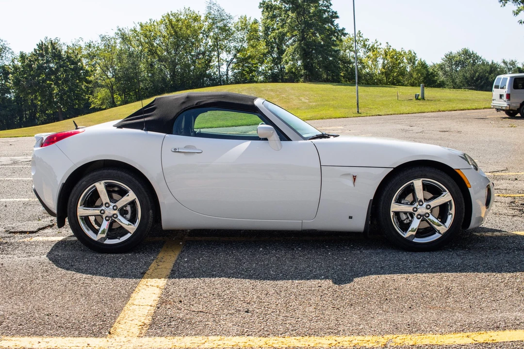 2009 Pontiac Solstice GXP - Image 12 of 31