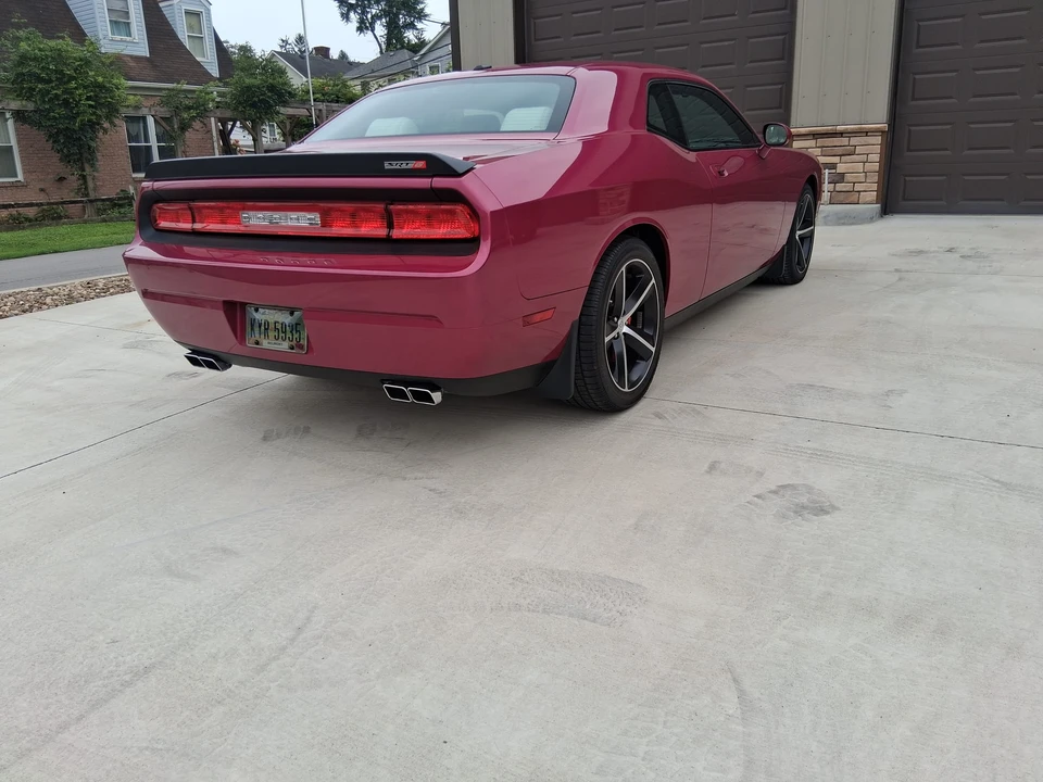 2010 Dodge Challenger SRT8 & 392 3rd Gen - Image 9 of 31
