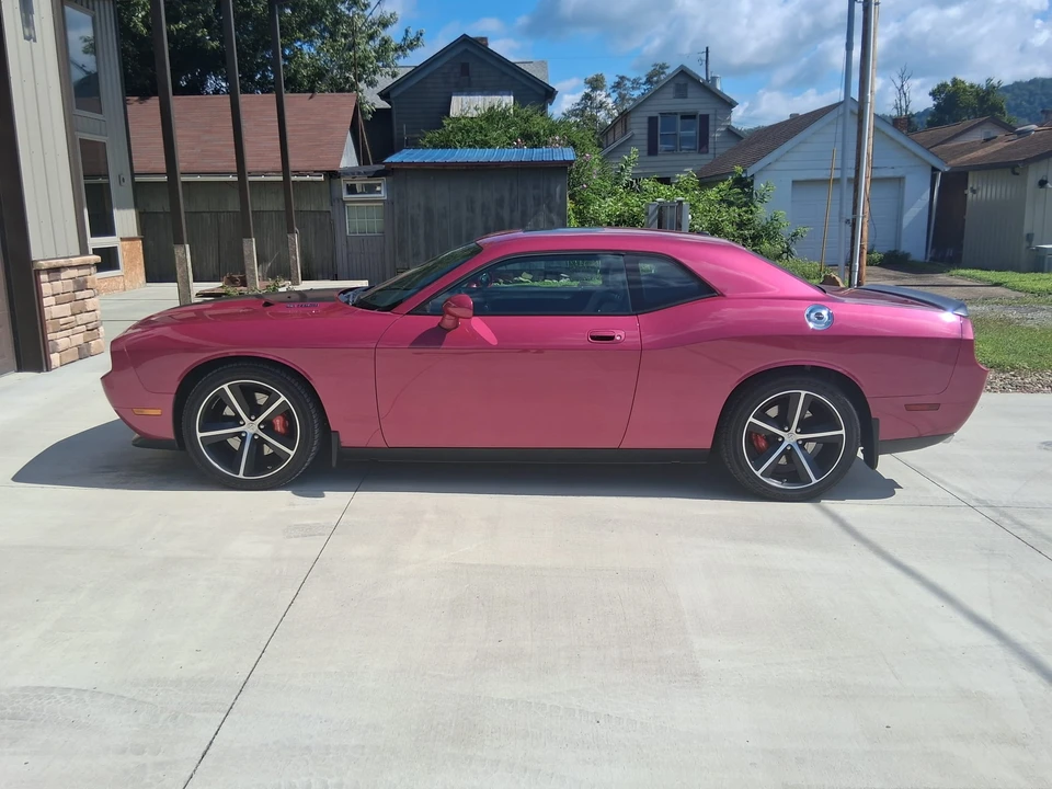 2010 Dodge Challenger SRT8 & 392 3rd Gen - Image 4 of 31