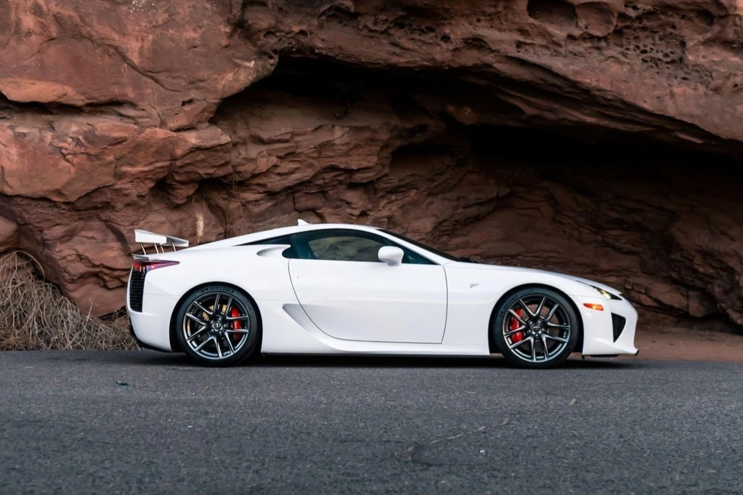 2012 Lexus LFA - Image 11 of 31