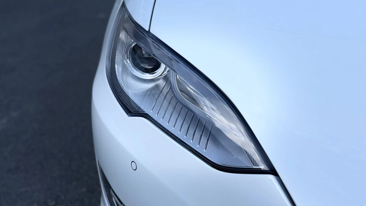 2014 Tesla Model S - Image 14 of 31
