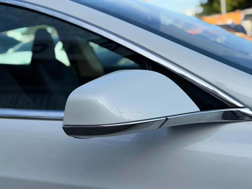 2014 Tesla Model S - Image 21 of 31