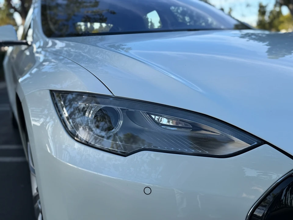 2014 Tesla Model S - Image 13 of 31