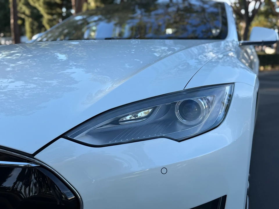 2014 Tesla Model S - Image 18 of 31