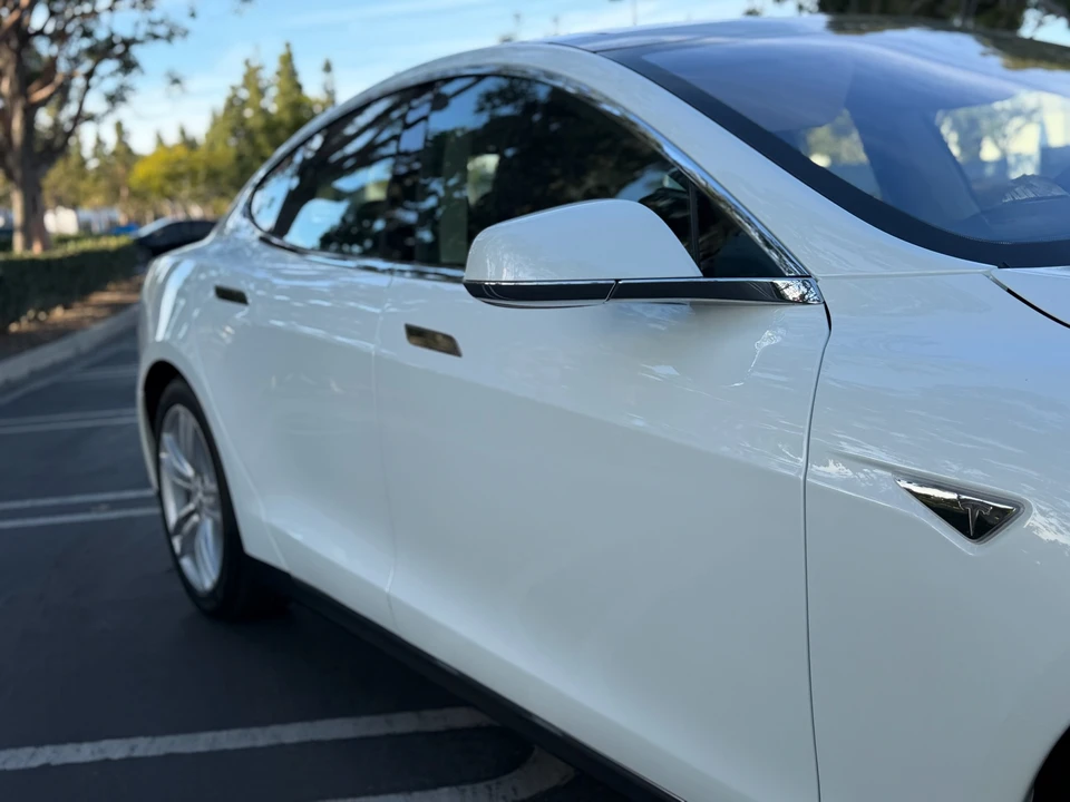 2014 Tesla Model S - Image 20 of 31