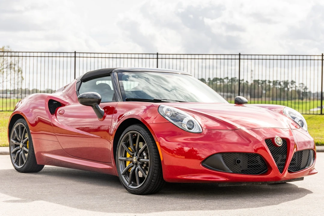 2015 Alfa Romeo 4C Spider - Image 7 of 31