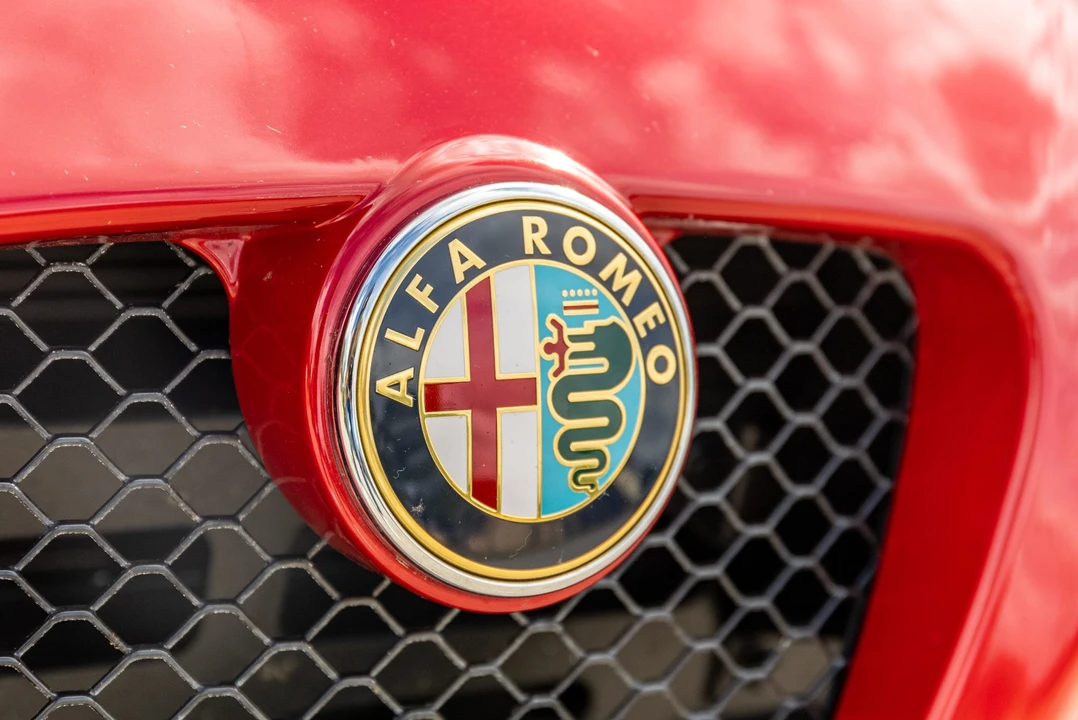 2015 Alfa Romeo 4C Spider - Image 12 of 31