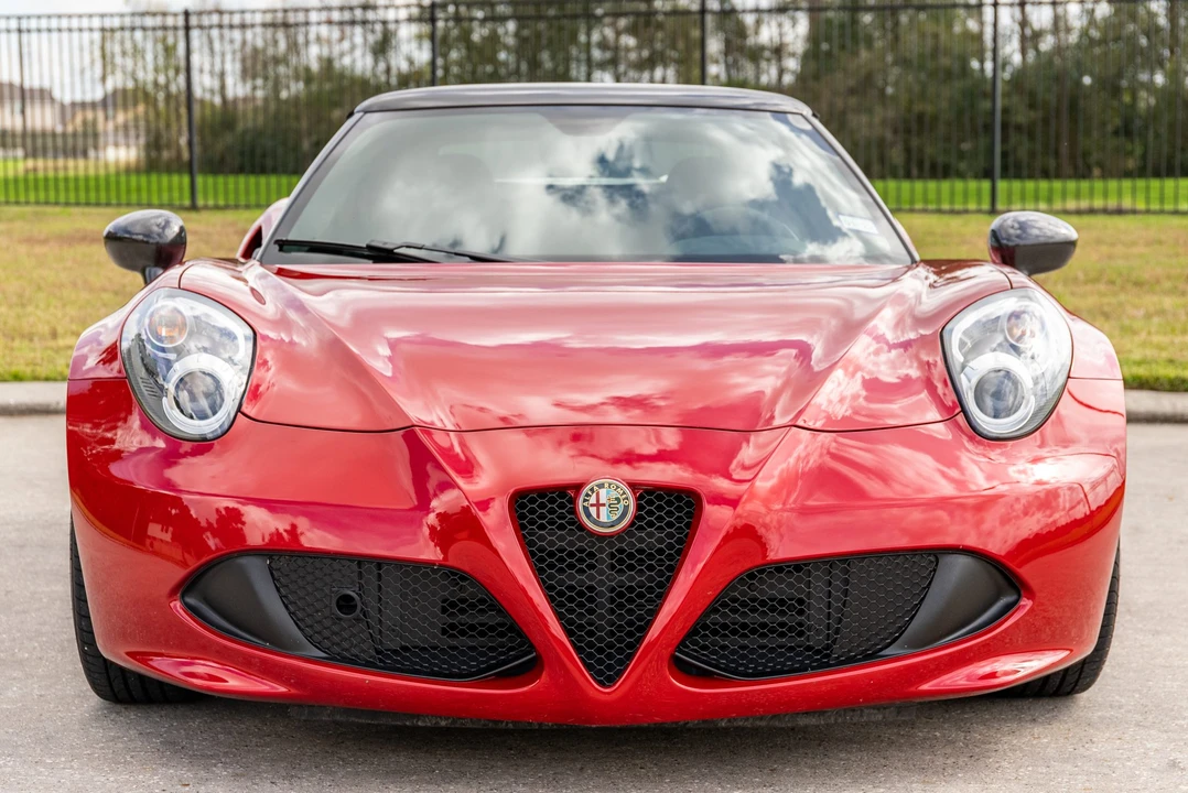 2015 Alfa Romeo 4C Spider - Image 8 of 31