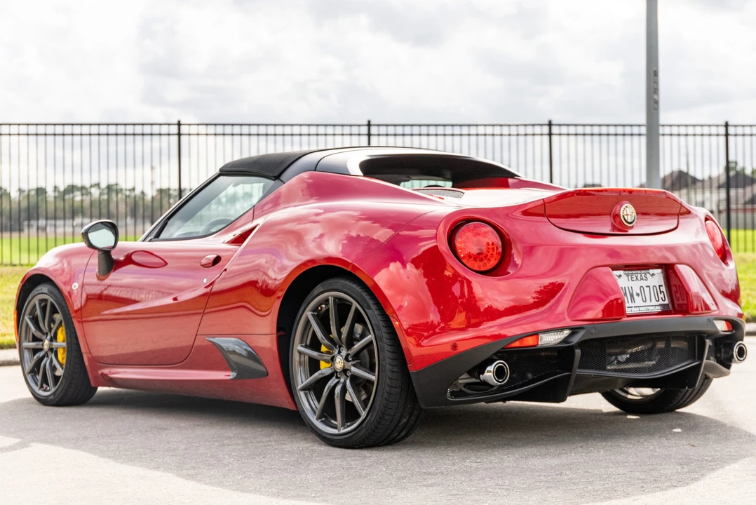 2015 Alfa Romeo 4C Spider - Image 3 of 31