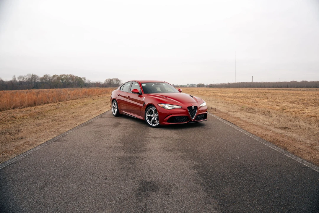2017 Alfa Romeo Giulia Quadrifoglio - Image 14 of 31