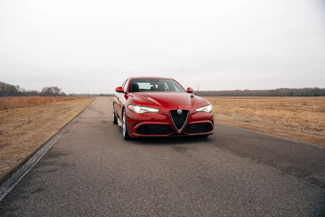 2017 Alfa Romeo Giulia Quadrifoglio - Image 13 of 31