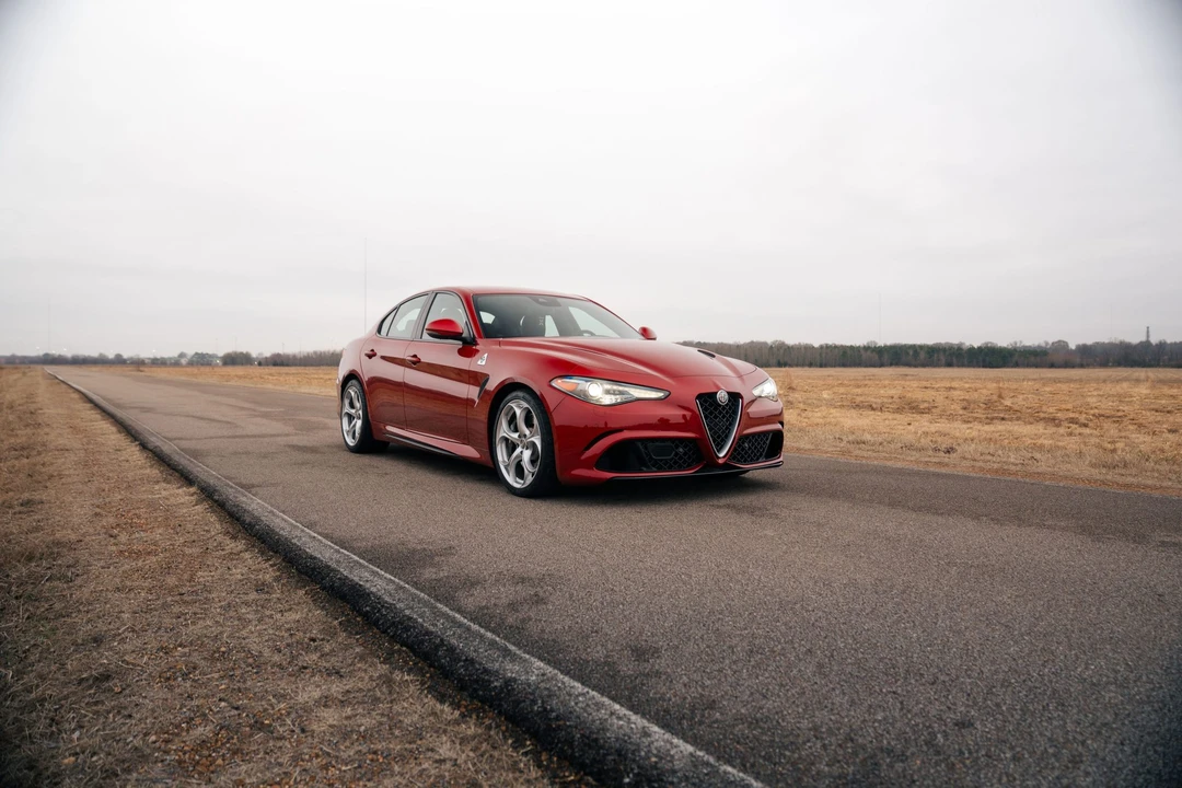 2017 Alfa Romeo Giulia Quadrifoglio - Image 17 of 31