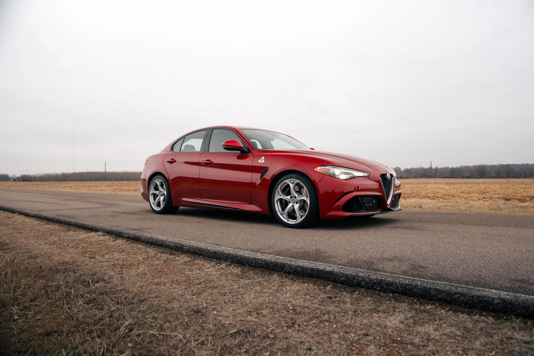 2017 Alfa Romeo Giulia Quadrifoglio - Image 18 of 31