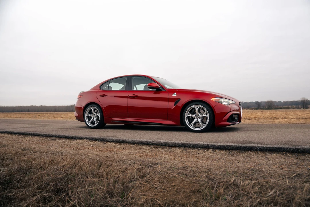 2017 Alfa Romeo Giulia Quadrifoglio - Image 19 of 31