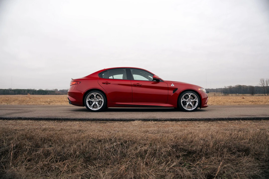 2017 Alfa Romeo Giulia Quadrifoglio - Image 21 of 31