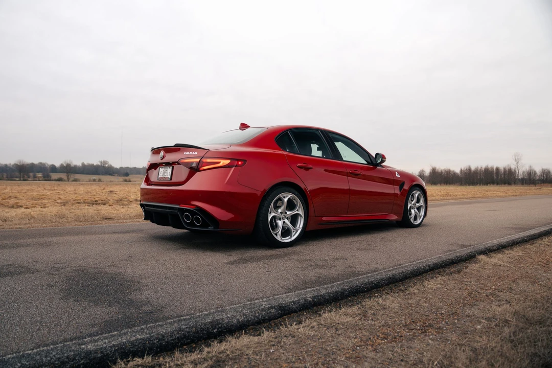 2017 Alfa Romeo Giulia Quadrifoglio - Image 23 of 31