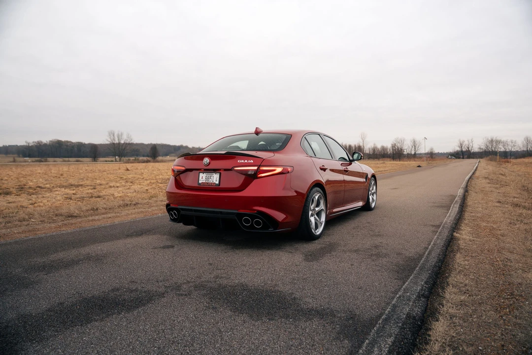 2017 Alfa Romeo Giulia Quadrifoglio - Image 24 of 31