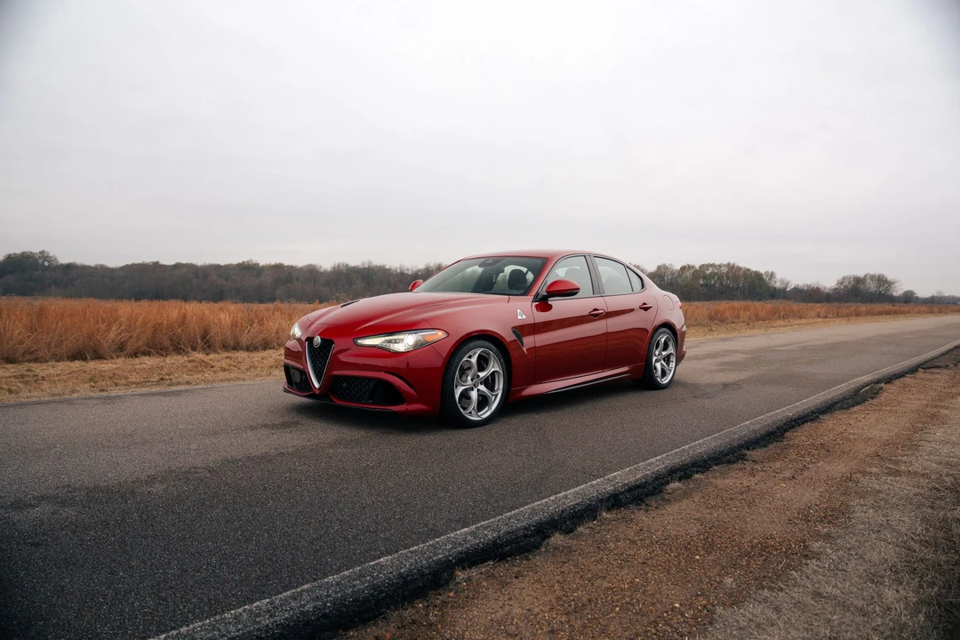 2017 Alfa Romeo Giulia Quadrifoglio - Image 2 of 31