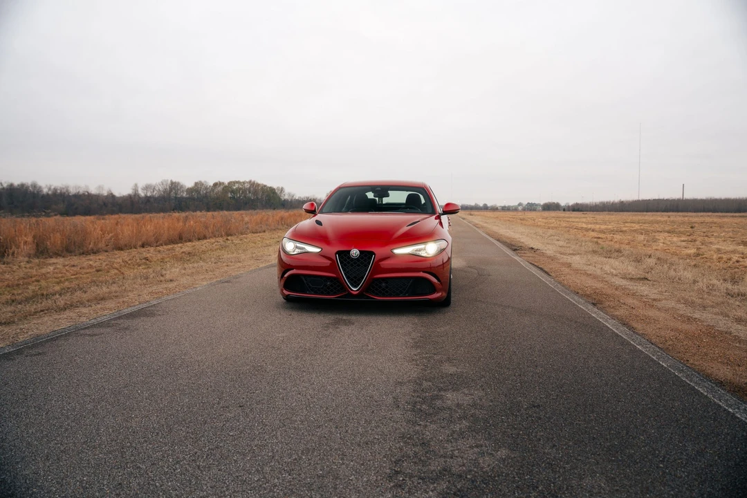 2017 Alfa Romeo Giulia Quadrifoglio - Image 9 of 31
