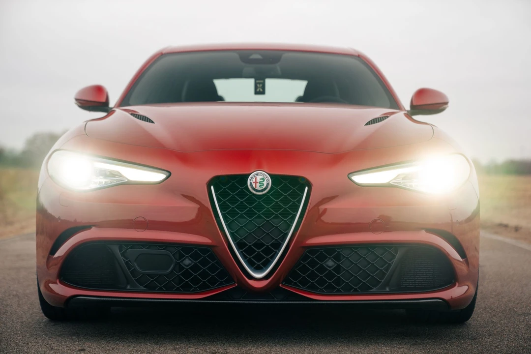 2017 Alfa Romeo Giulia Quadrifoglio - Image 12 of 31