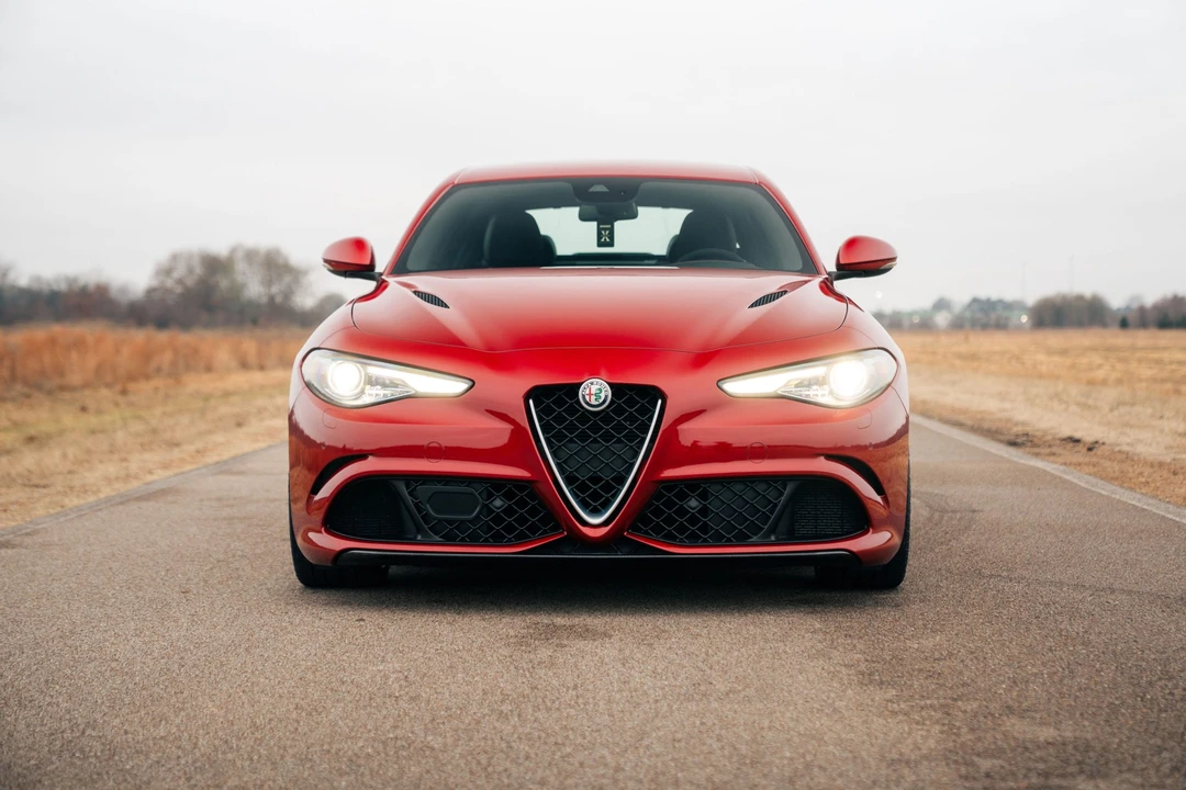 2017 Alfa Romeo Giulia Quadrifoglio - Image 11 of 31