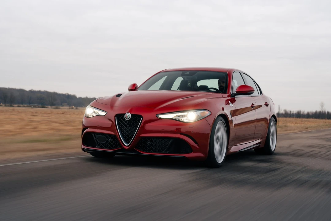 2017 Alfa Romeo Giulia Quadrifoglio - Image 3 of 31