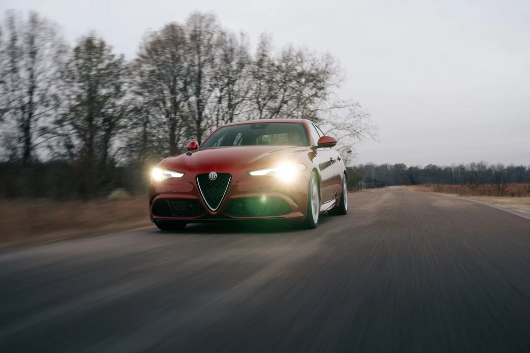 2017 Alfa Romeo Giulia Quadrifoglio - Image 6 of 31