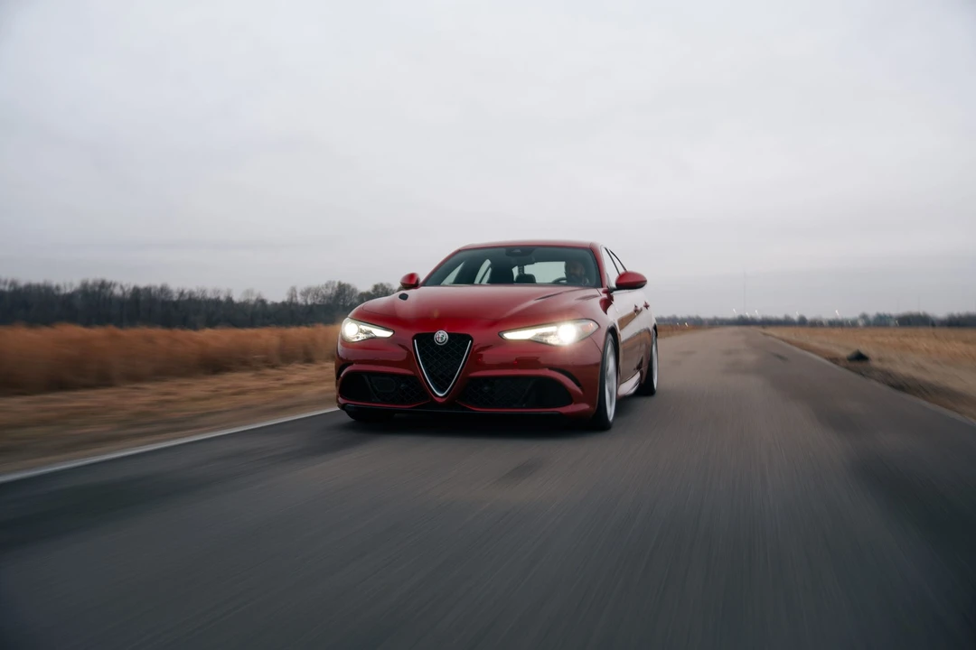2017 Alfa Romeo Giulia Quadrifoglio - Image 5 of 31