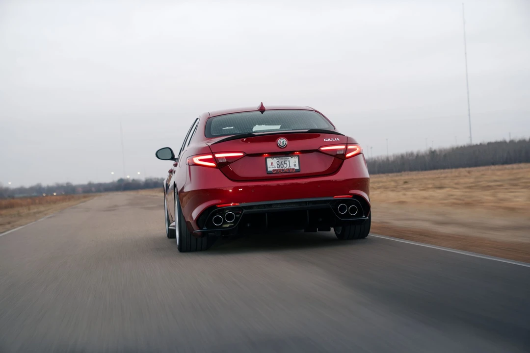 2017 Alfa Romeo Giulia Quadrifoglio - Image 29 of 31