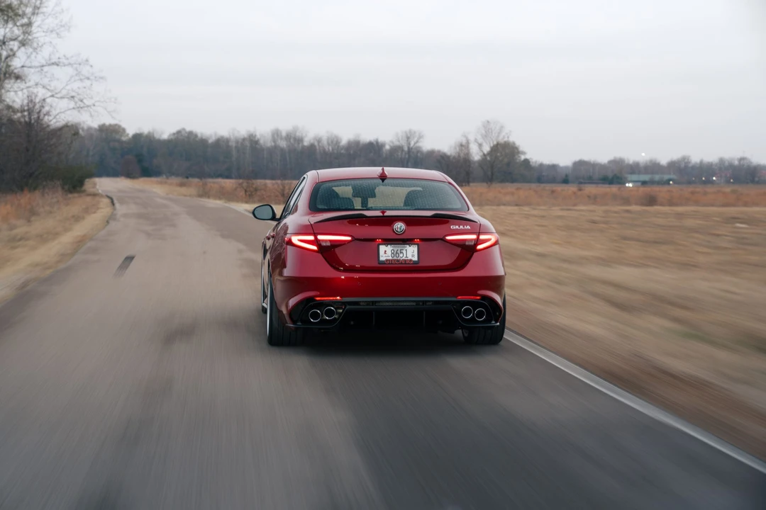 2017 Alfa Romeo Giulia Quadrifoglio - Image 28 of 31