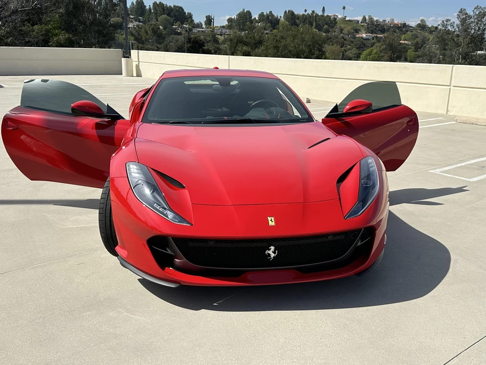 2018 Ferrari 812 Superfast - Image 27 of 31
