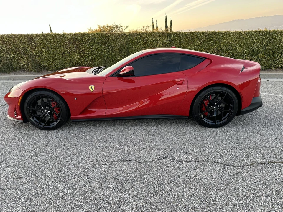 2018 Ferrari 812 Superfast - Image 4 of 31