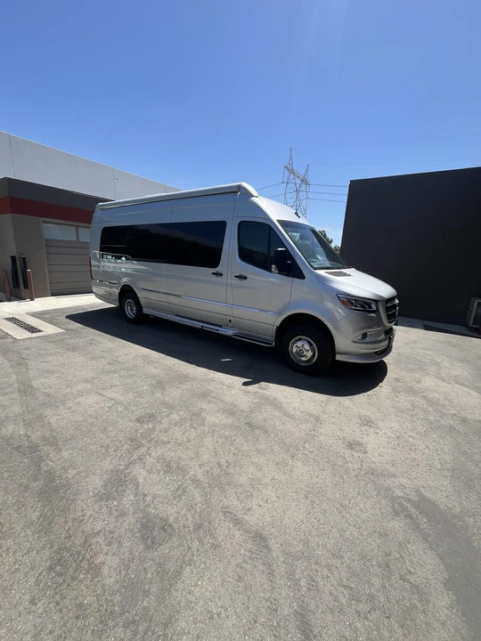 2021 Airstream - Image 7 of 31