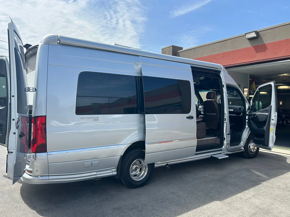 2021 Airstream - Image 11 of 31