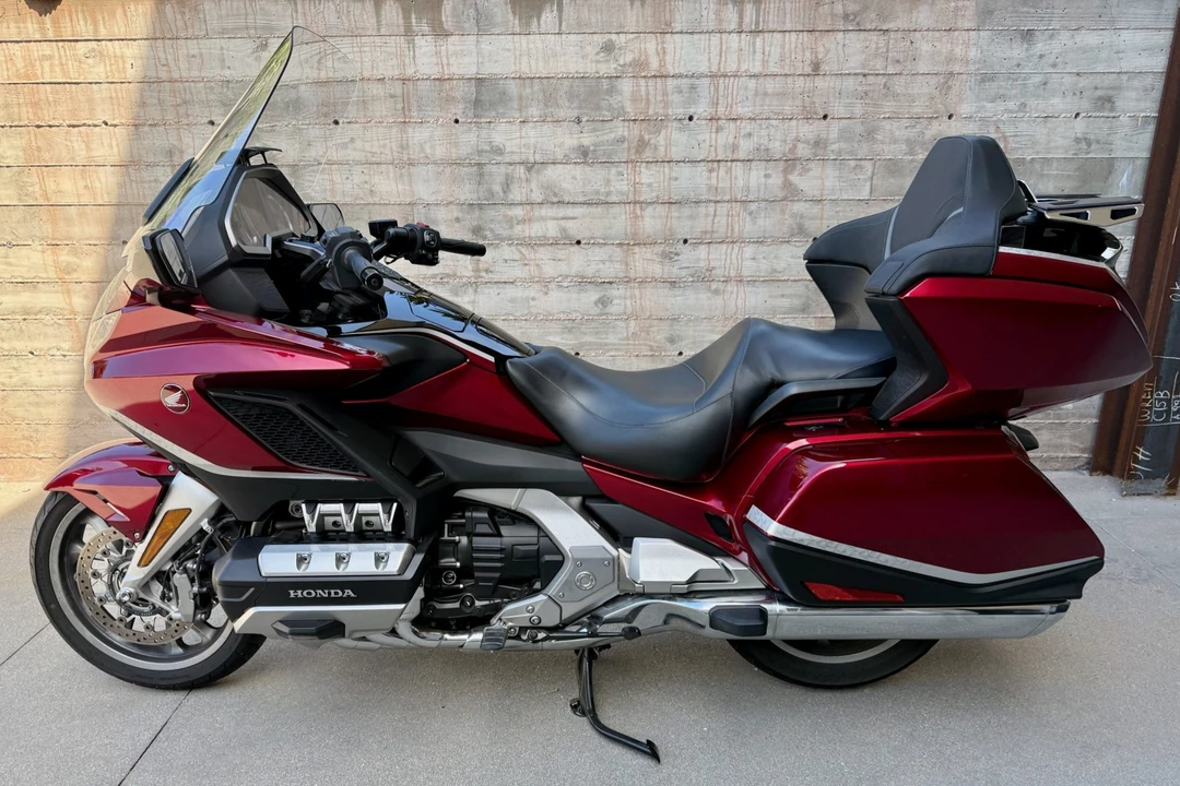 2021 Honda Gold Wing - Image 3 of 6