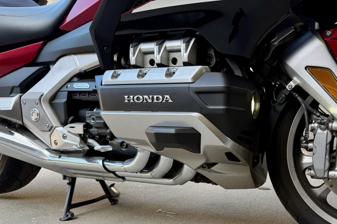 2021 Honda Gold Wing - Image 5 of 6