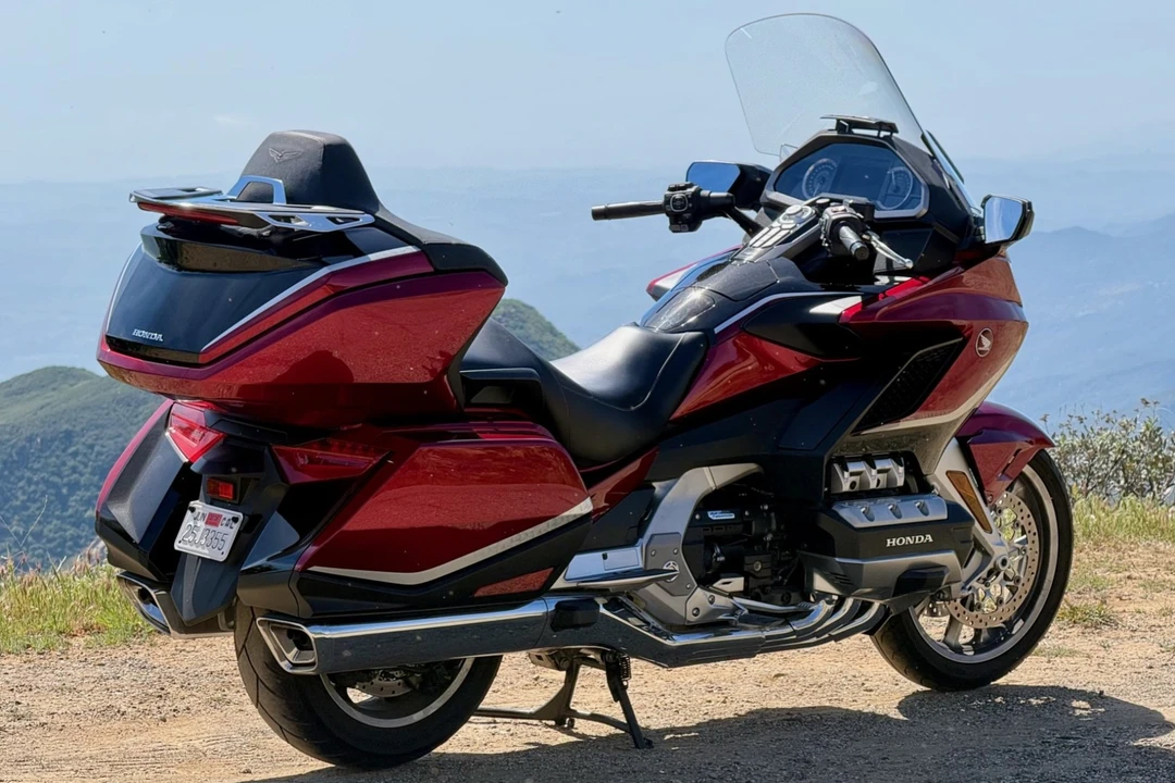 2021 Honda Gold Wing - Image 2 of 6
