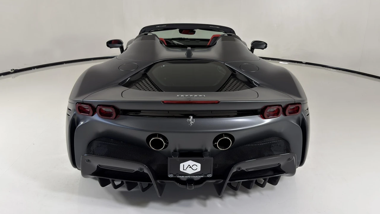 2022 Ferrari SF90 Spider - Image 19 of 31