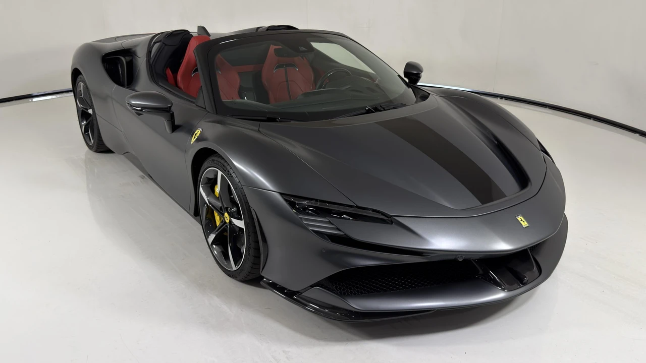 2022 Ferrari SF90 Spider - Image 2 of 31