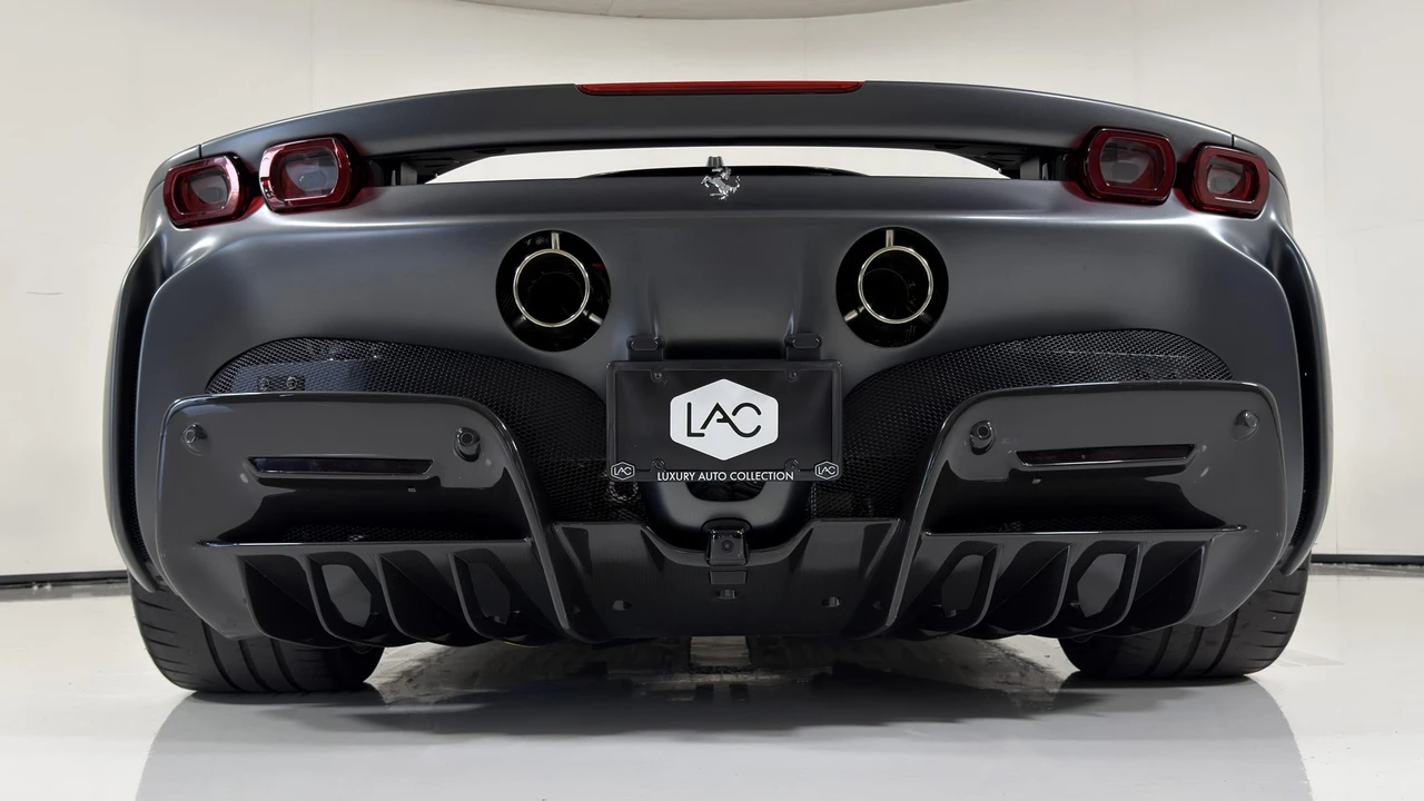 2022 Ferrari SF90 Spider - Image 21 of 31